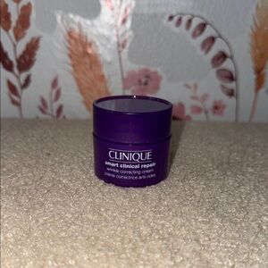 Clinique Smart Clinical Repair Cream - Purple